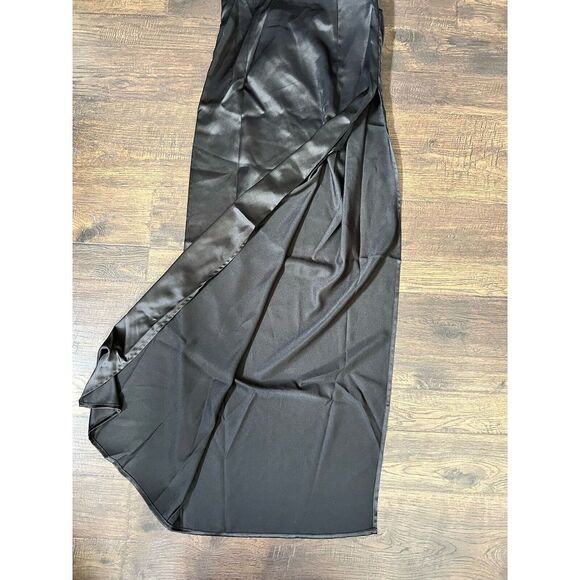 Petal and Pup Nadia One Shoulder Maxi Dress - Black US 6 Holiday Wedding NWT - Picture 8 of 8